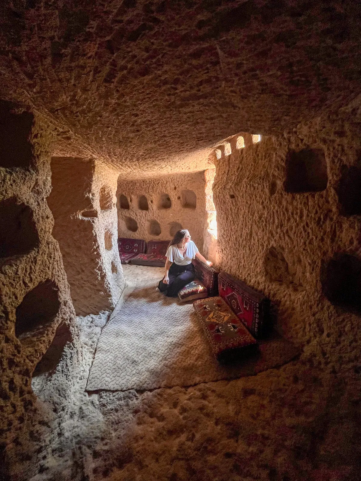 Cueva Tradicional Tallada en Roca — Capadocia, Turquía