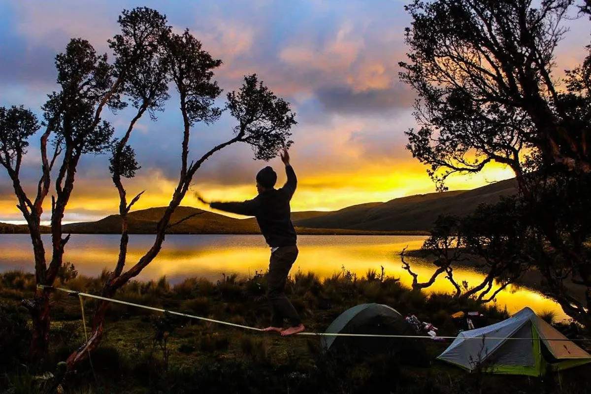 Slackline y Campamento junto al lago — Cuenca, Ecuador