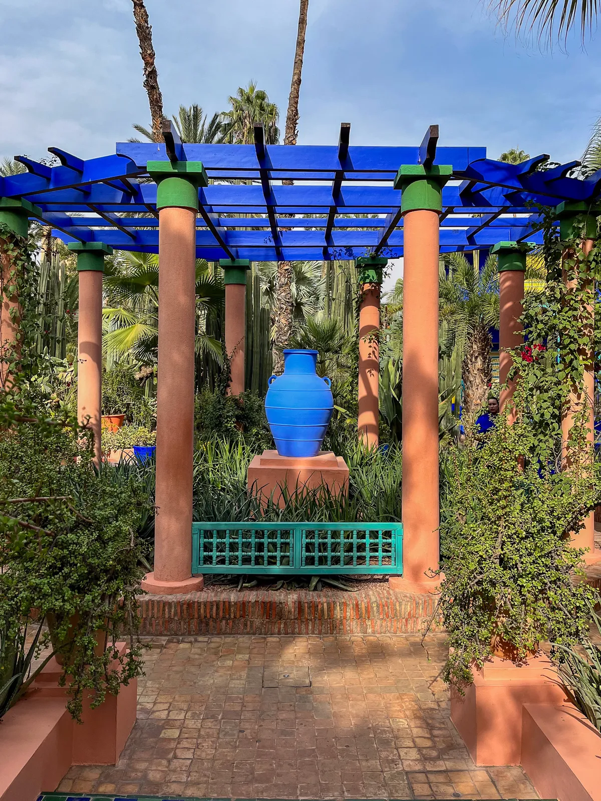 Jarrón Azul en el Jardín Majorelle — Marrakech, Marruecos