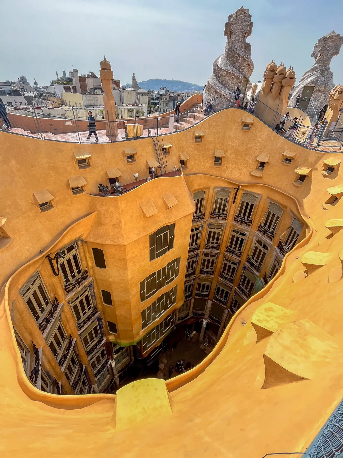 Patio de Casa Milà — Barcelona, España
