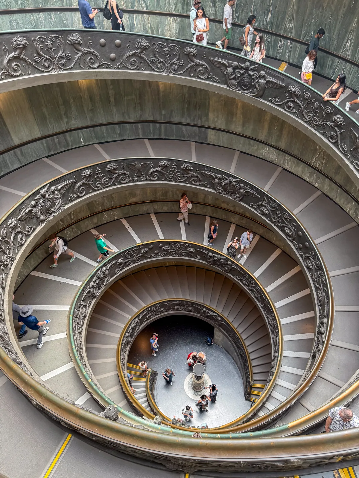 Escalera Helicoidal de Momo en los Museos Vaticanos — Ciudad del Vaticano, Ciudad del Vaticano