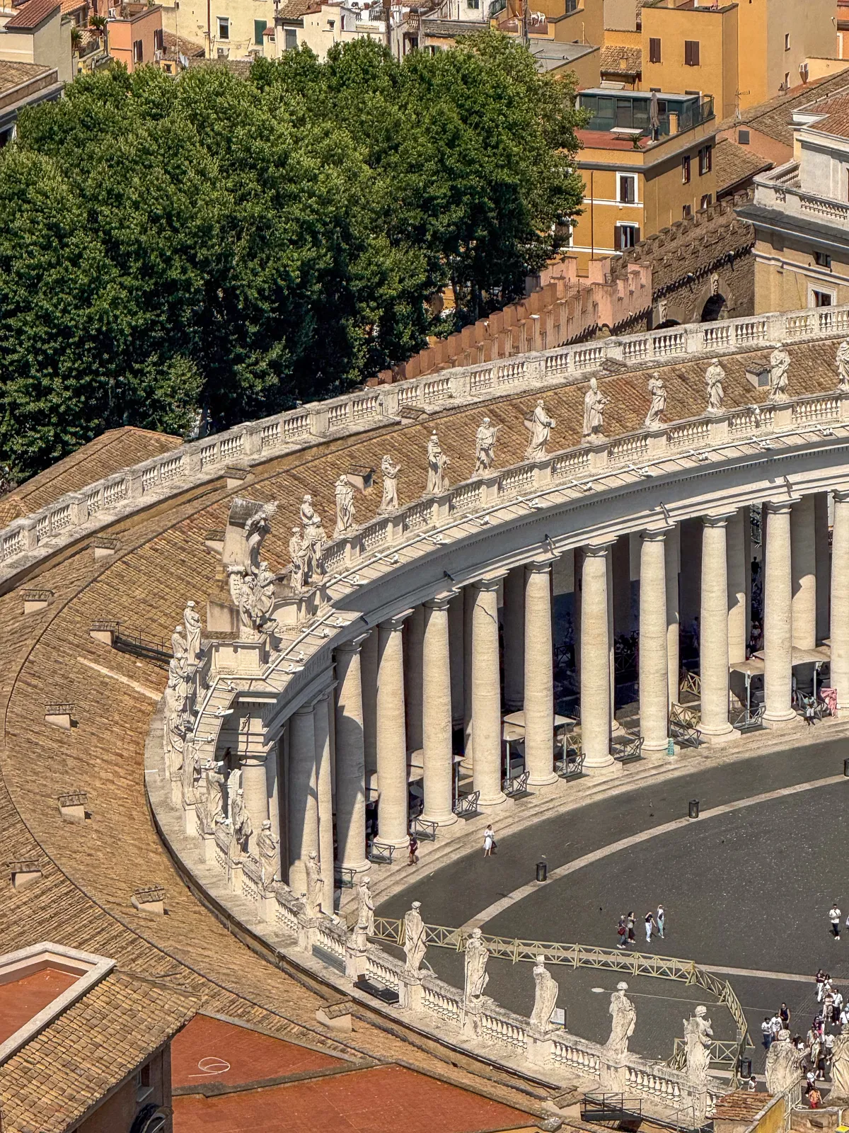 Colonnatado de Bernini en la Plaza de San Pedro — Ciudad del Vaticano, Ciudad del Vaticano
