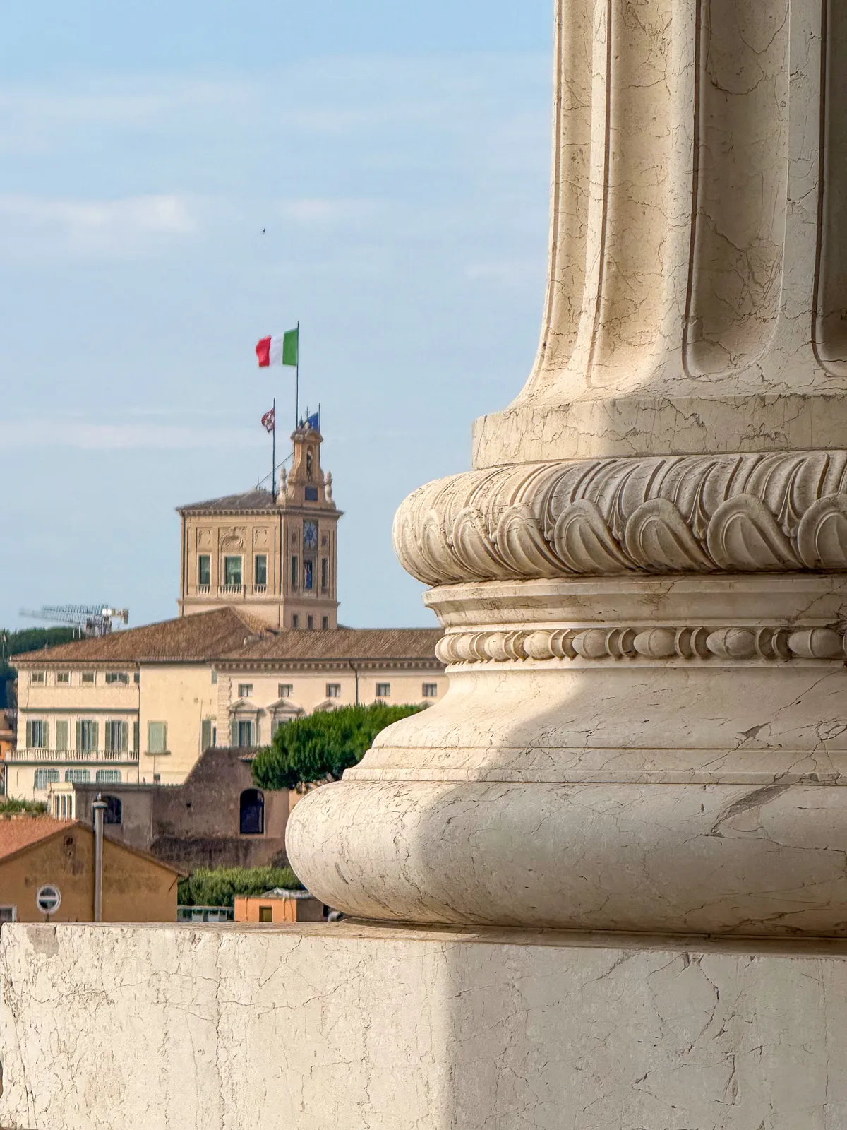 Base de Columna y Palacio del Quirinal — Roma, Italia