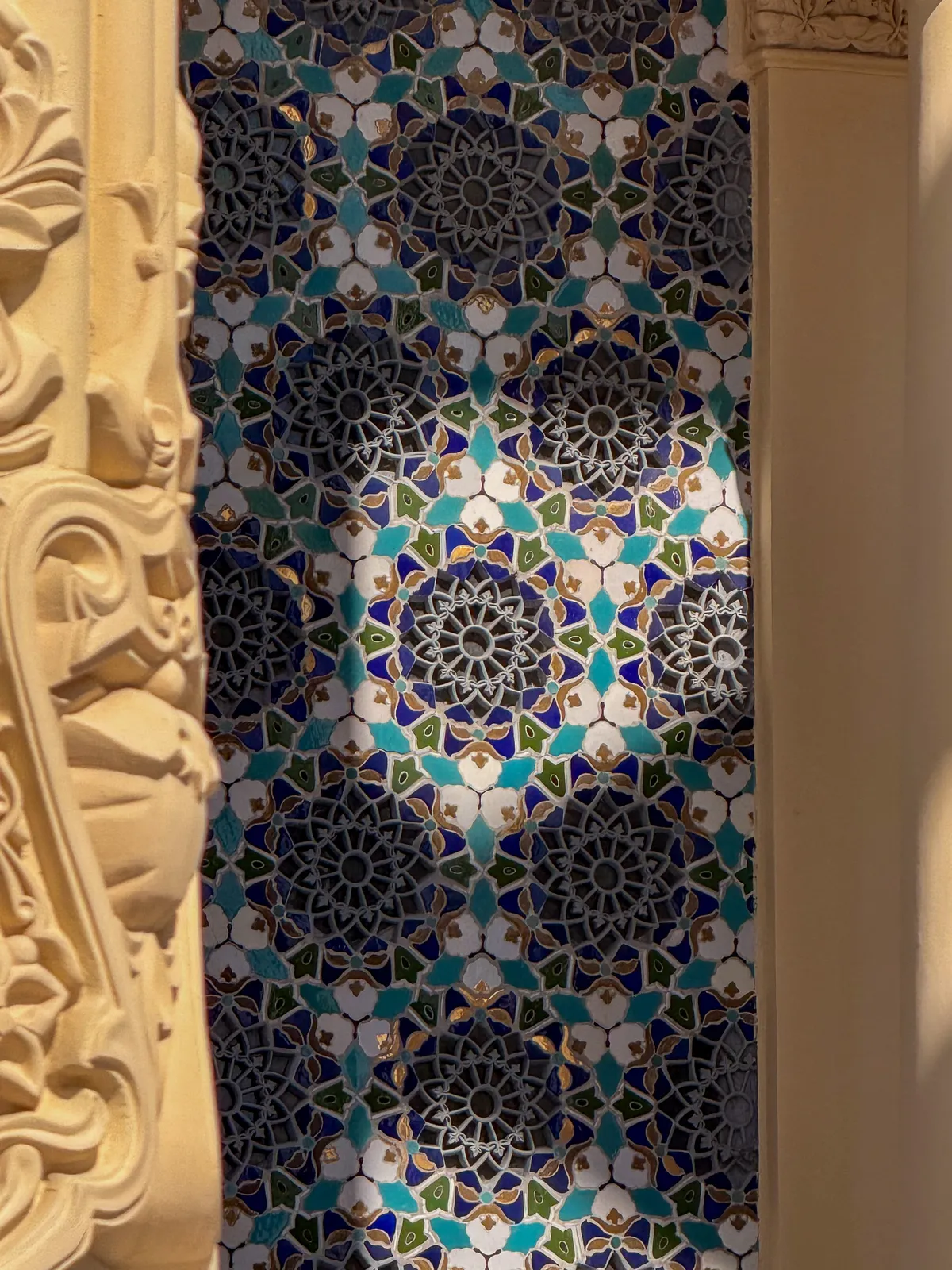 Mosaico Azulejado en el Pabellón de Uzbekistán en VDNKh — Moscú, Rusia