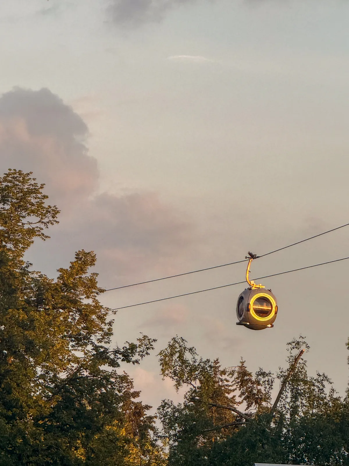 Teleférico de Vorobyovy Gory al Atardecer — Moscú, Rusia