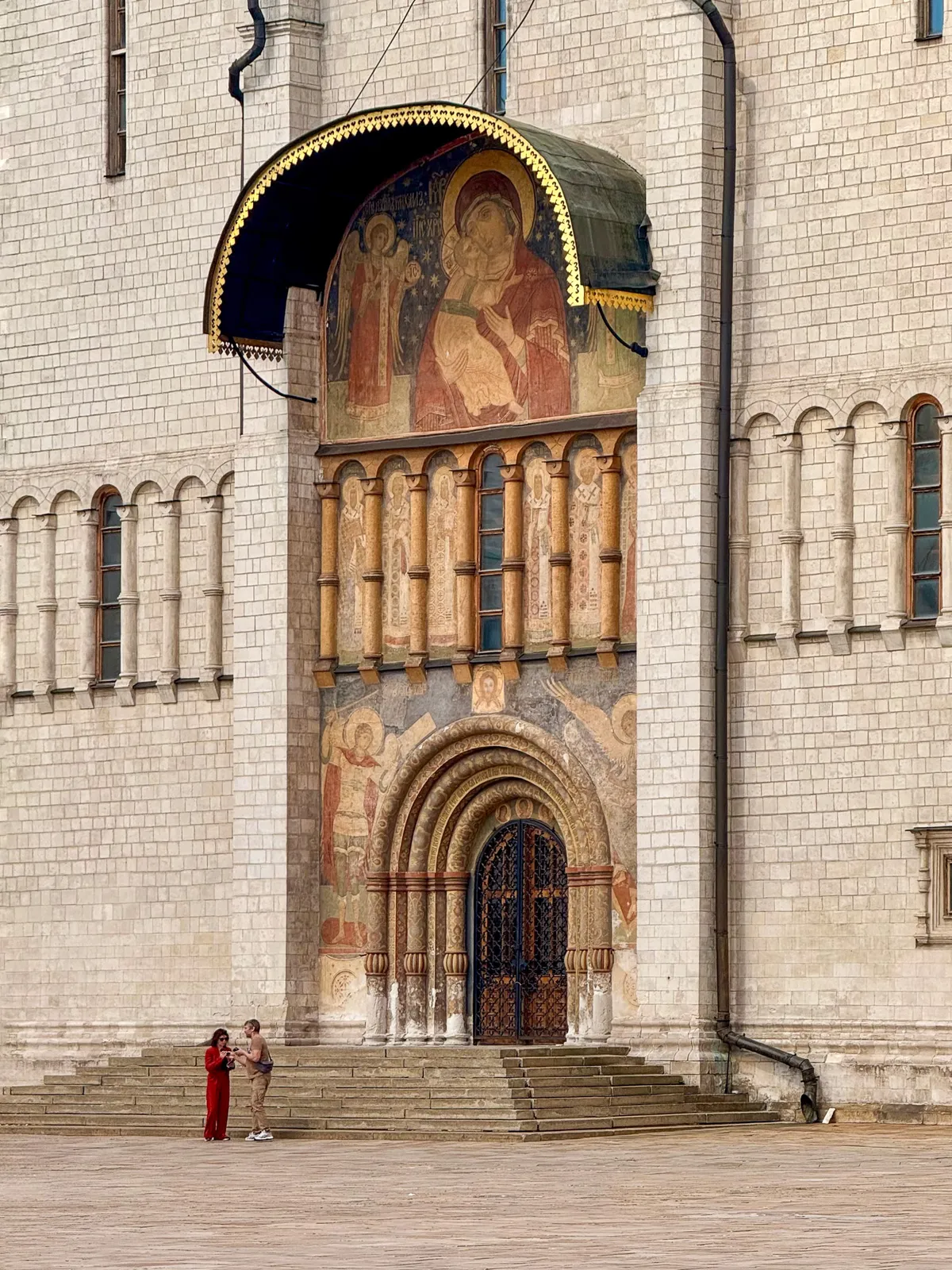 Portada con Frescos de la Catedral de la Asunción — Moscú, Rusia