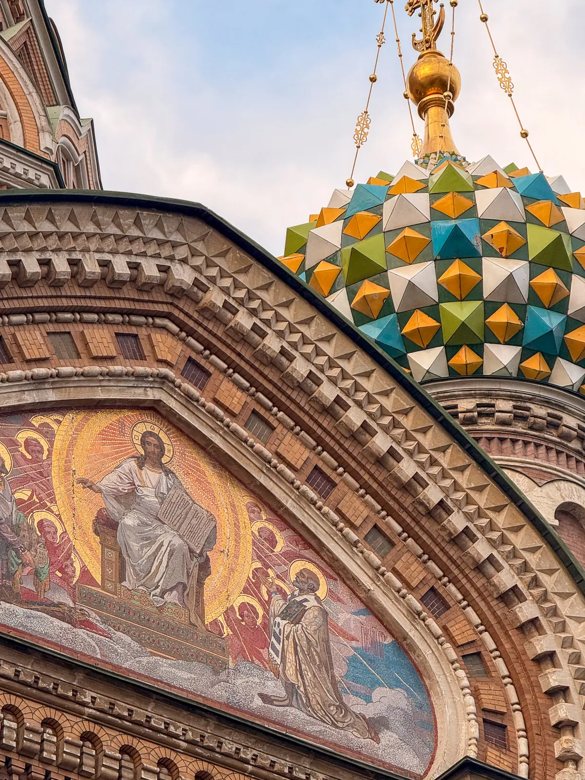Mosaico y Cúpula de la Iglesia del Salvador sobre la Sangre Derramada — San Petersburgo, Rusia