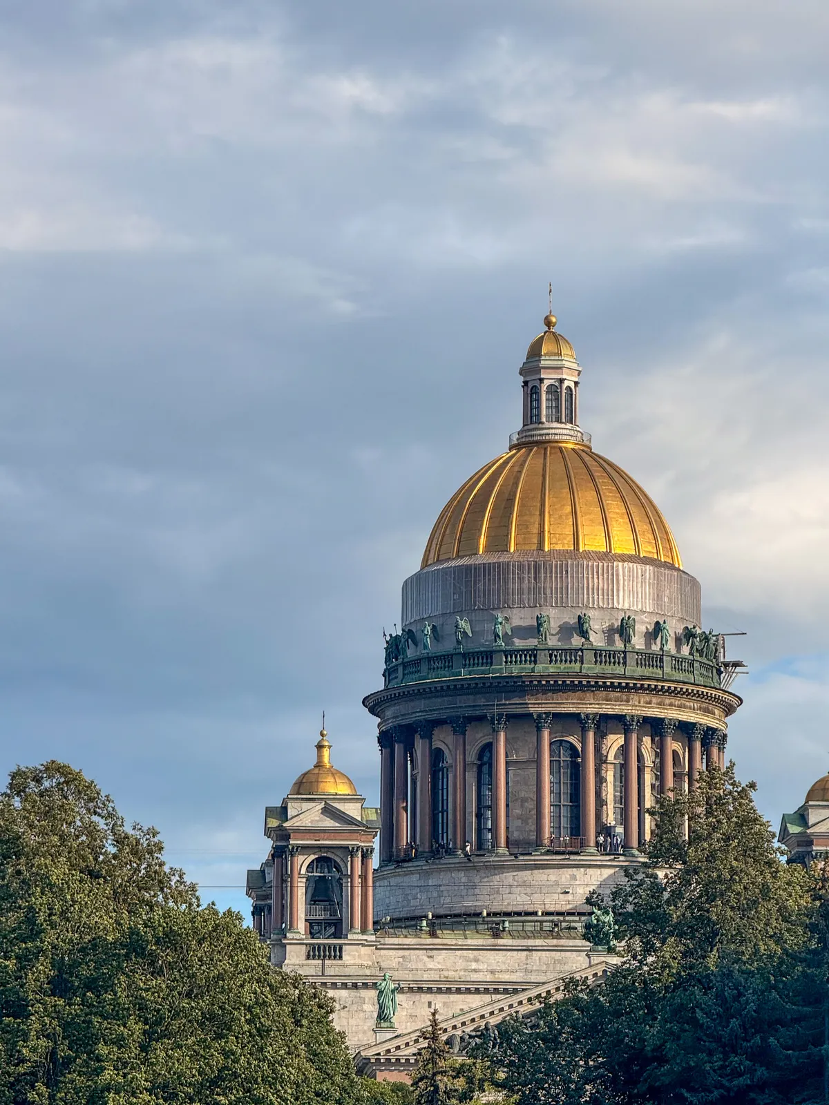 Cúpula Dorada de la Catedral de San Isaac — San Petersburgo, Rusia