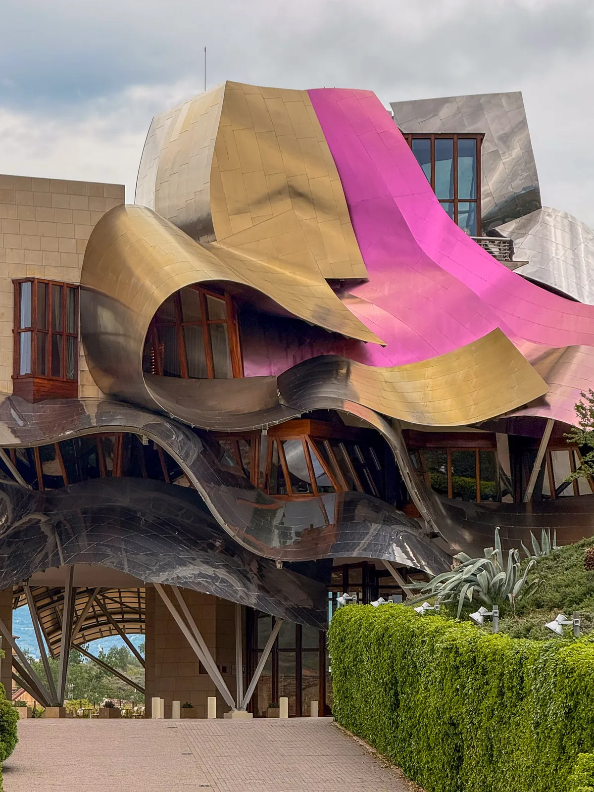 Hotel Marqués de Riscal de Frank Gehry — Elciego, España