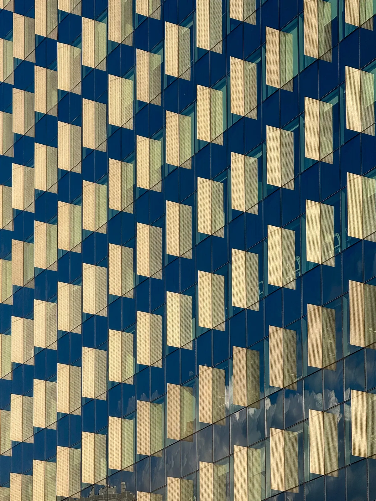 Fachada Vidriada de Torre Sthlm — Madrid, España